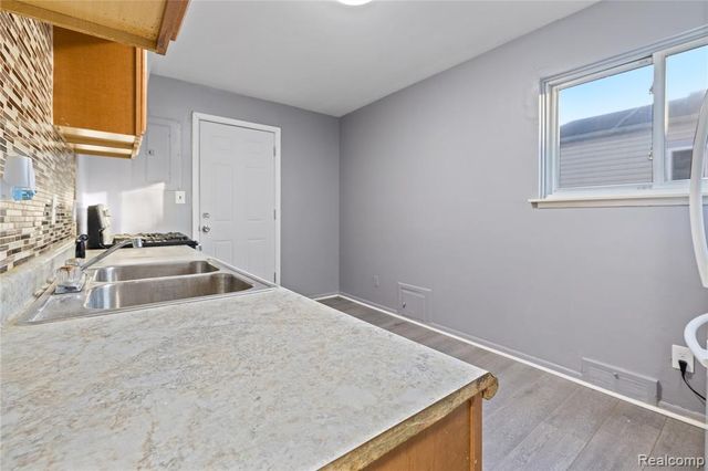 5627 Gertrude Street, Dearborn Heights, MI 48125