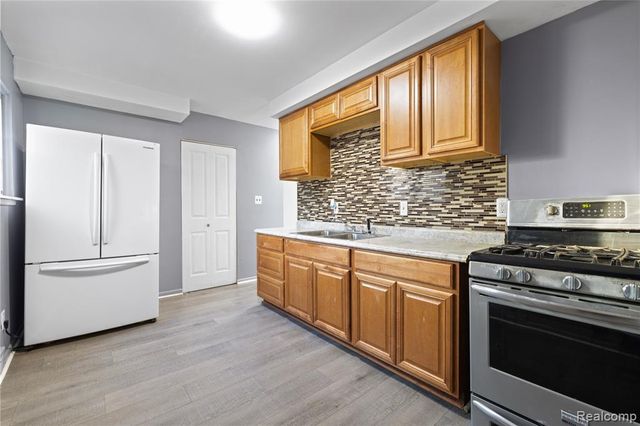 5627 Gertrude Street, Dearborn Heights, MI 48125