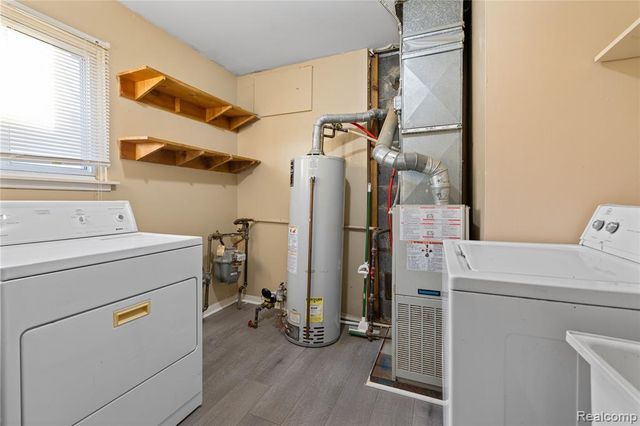 5627 Gertrude Street, Dearborn Heights, MI 48125