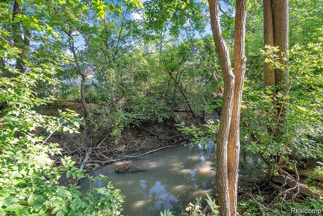 5627 Gertrude Street, Dearborn Heights, MI 48125