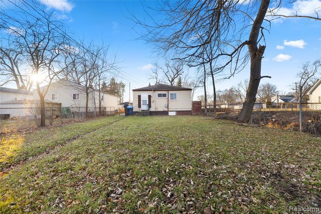 5627 Gertrude Street, Dearborn Heights, MI 48125