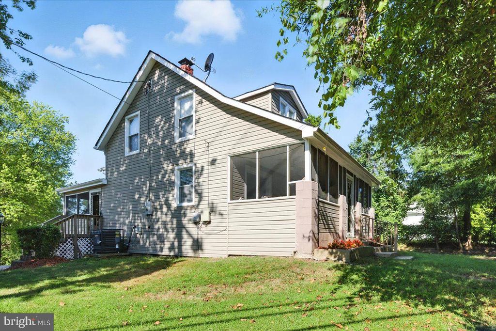 Image 28 of property listing at 12309 LIVINGSTON RD, Fort Washington, MD 20744