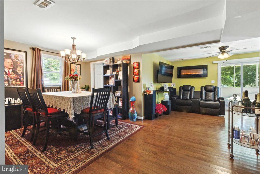 Image 4 of property listing at 12309 LIVINGSTON RD, Fort Washington, MD 20744