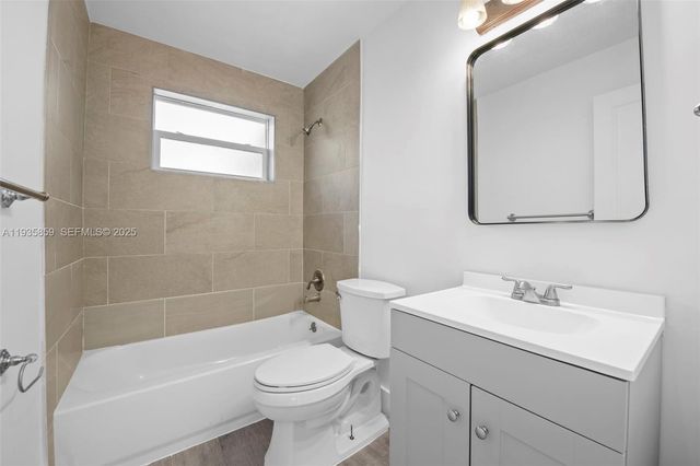 5641 NE 8th Ave, Oakland Park, FL 33334