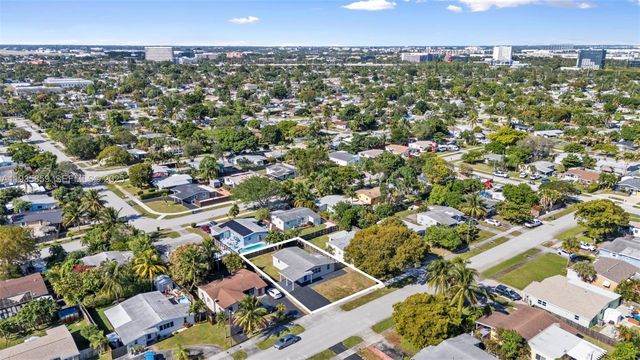 5641 NE 8th Ave, Oakland Park, FL 33334