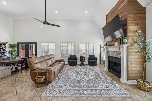 1136 Farmhouse Rd, Lascassas, TN 37085