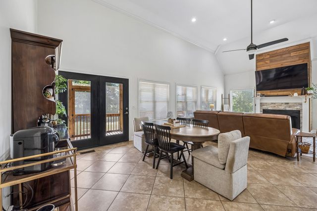 1136 Farmhouse Rd, Lascassas, TN 37085