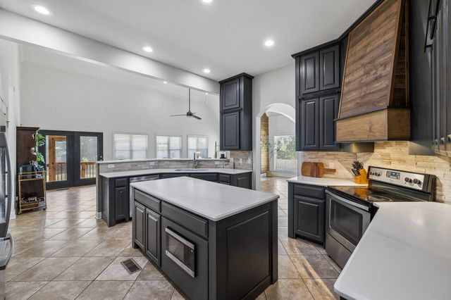 1136 Farmhouse Rd, Lascassas, TN 37085