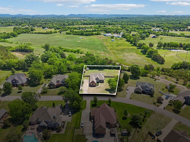 1136 Farmhouse Rd, Lascassas, TN 37085