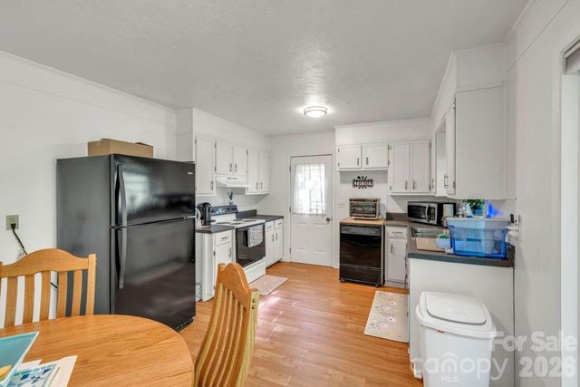 644 Valley Road, Spruce Pine, NC 28777