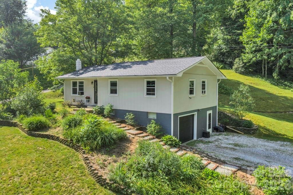 644 Valley Road, Spruce Pine, NC 28777