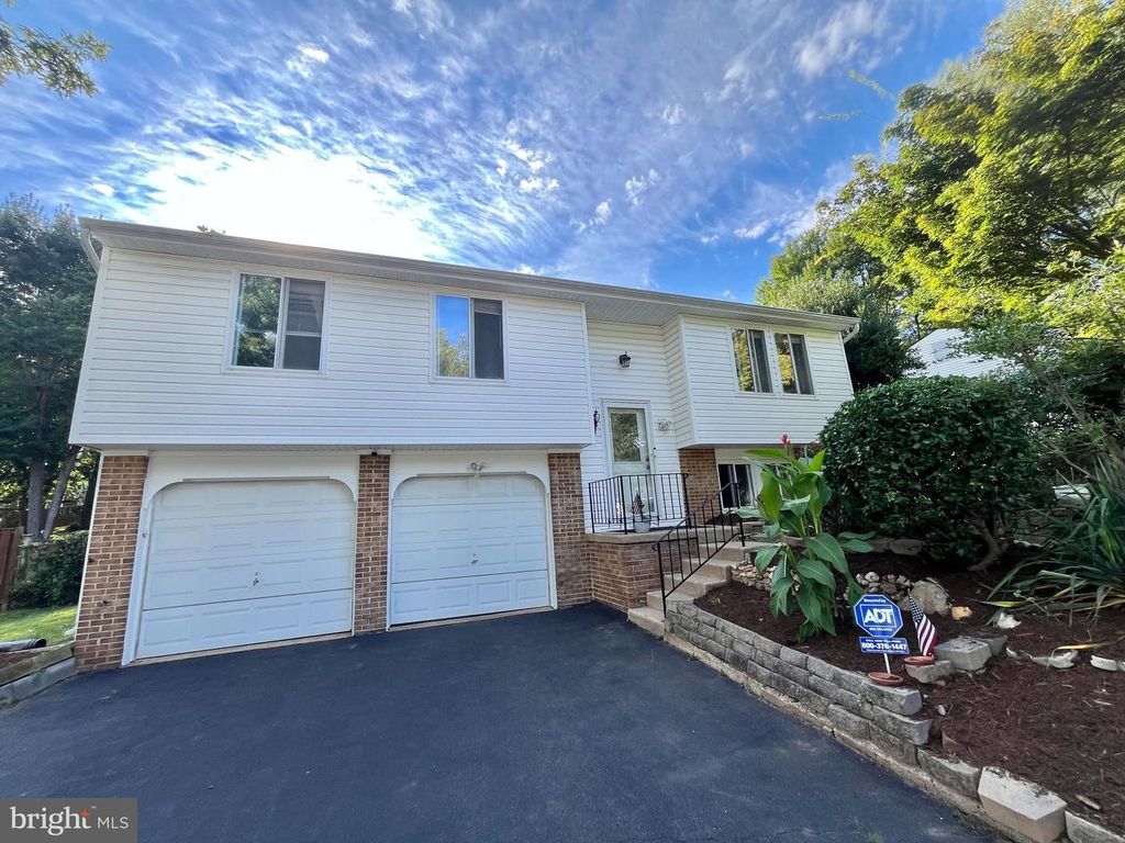 9323 KITE ST, Burke, VA 22015