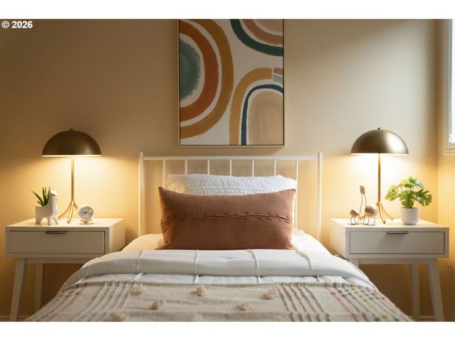 8011 N FOSS Ave, Portland, OR 97203