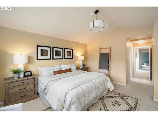 8011 N FOSS Ave, Portland, OR 97203