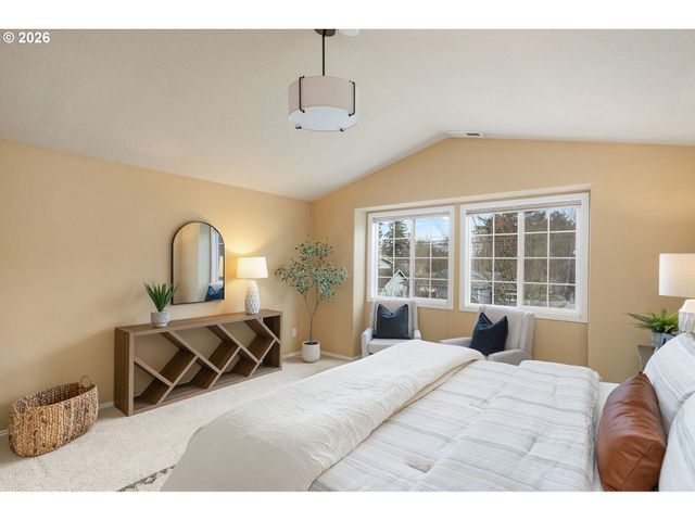 8011 N FOSS Ave, Portland, OR 97203