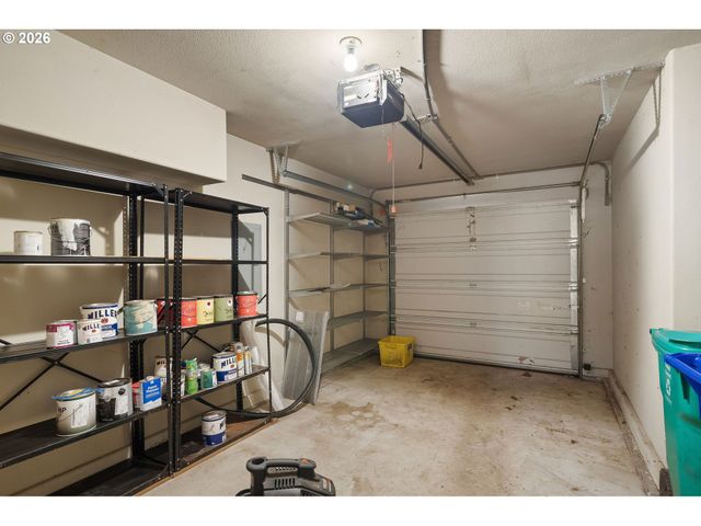 8011 N FOSS Ave, Portland, OR 97203