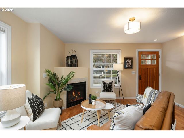 8011 N FOSS Ave, Portland, OR 97203