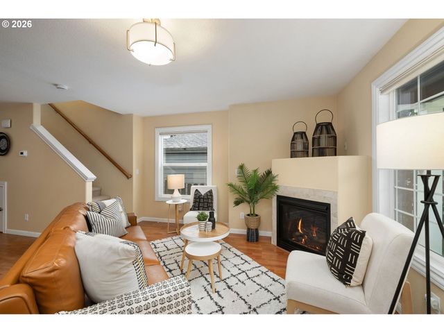 8011 N FOSS Ave, Portland, OR 97203