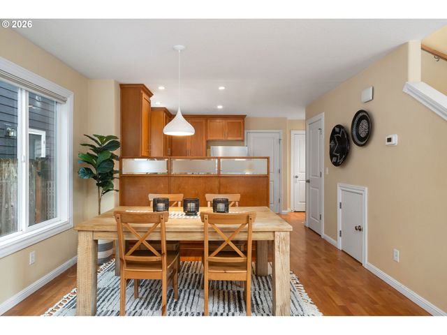 8011 N FOSS Ave, Portland, OR 97203