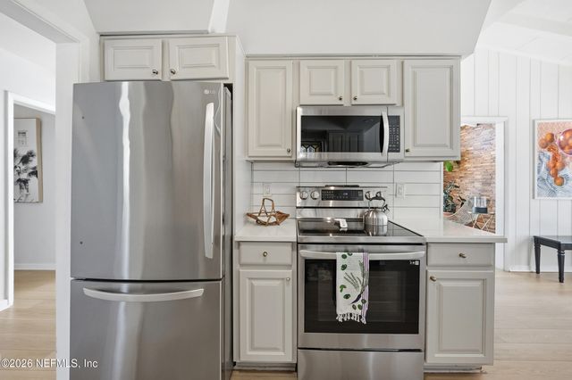 6014 WATEREDGE Lane, Jacksonville, FL 32211