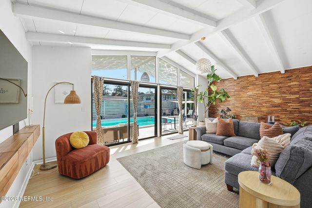 6014 WATEREDGE Lane, Jacksonville, FL 32211