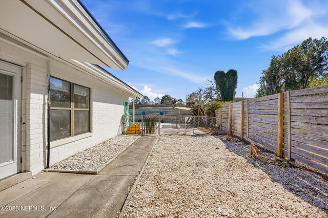 6014 WATEREDGE Lane, Jacksonville, FL 32211