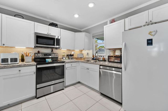 1353 SW Gastador Ave, Port St. Lucie, Port St Lucie, FL 34953