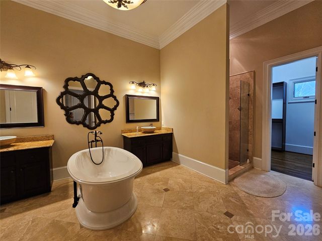 9222 Woodhall Lake Drive, Waxhaw, NC 28173