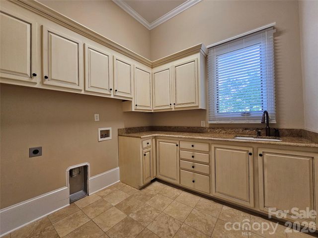 9222 Woodhall Lake Drive, Waxhaw, NC 28173