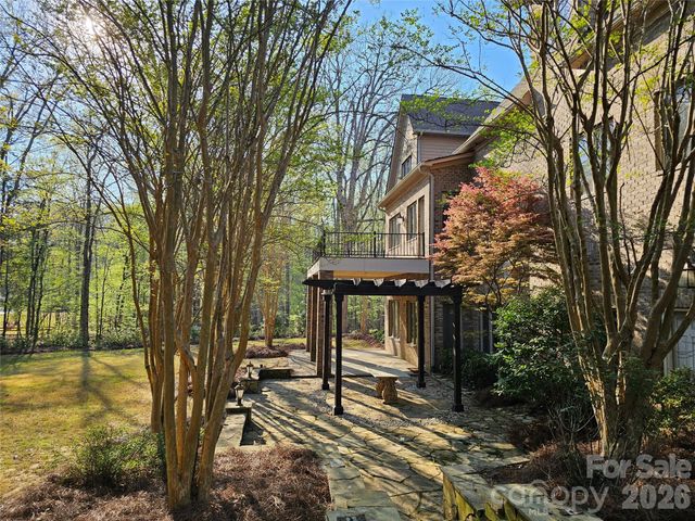 9222 Woodhall Lake Drive, Waxhaw, NC 28173