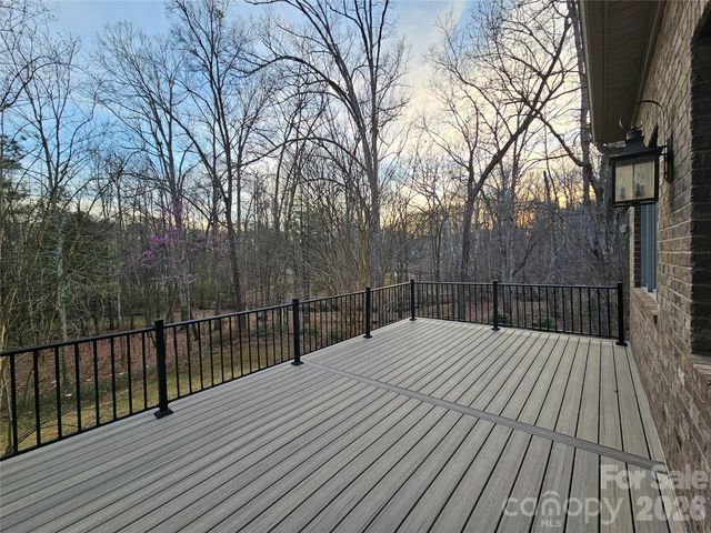 9222 Woodhall Lake Drive, Waxhaw, NC 28173