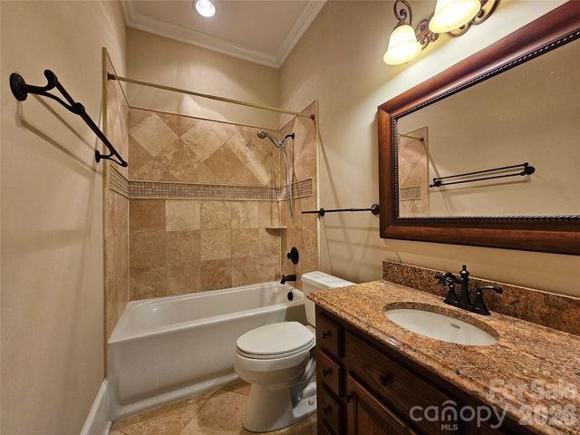 9222 Woodhall Lake Drive, Waxhaw, NC 28173