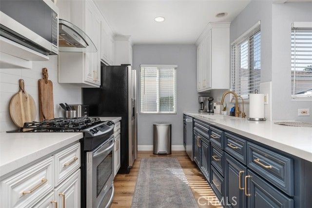 2401 Roswell Avenue, Long Beach, CA 90815