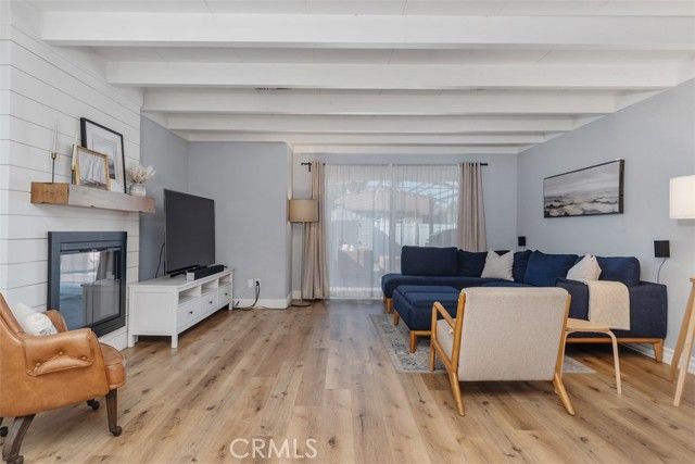 2401 Roswell Avenue, Long Beach, CA 90815