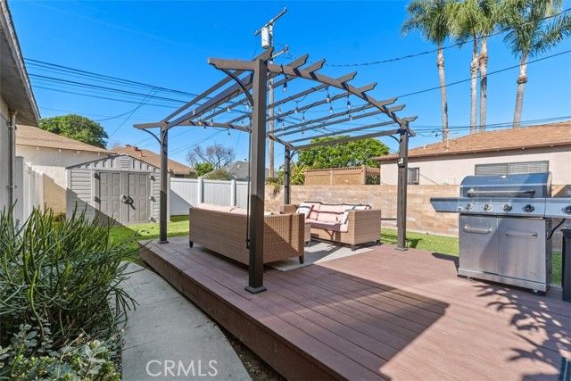 2401 Roswell Avenue, Long Beach, CA 90815