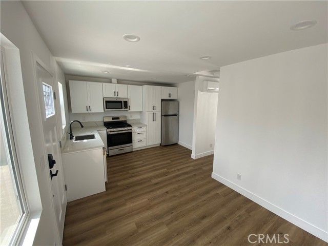 2401 Roswell Avenue, Long Beach, CA 90815