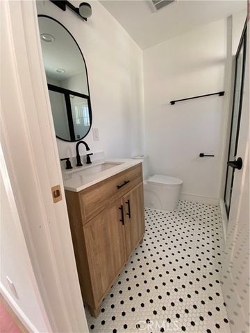 2401 Roswell Avenue, Long Beach, CA 90815