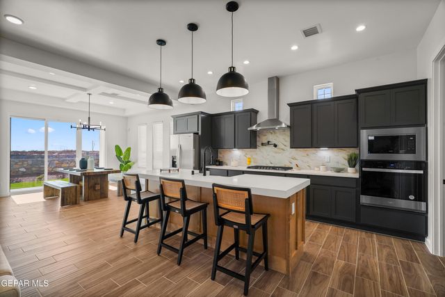 513 Basketflower Drive, Horizon City, TX 79928