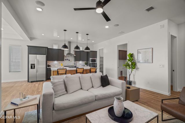 513 Basketflower Drive, Horizon City, TX 79928