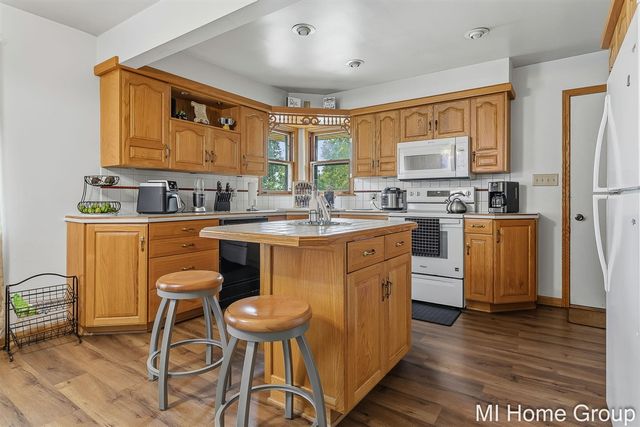 311 W 32nd Street, Holland, MI 49423