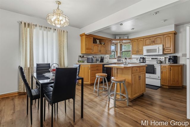 311 W 32nd Street, Holland, MI 49423