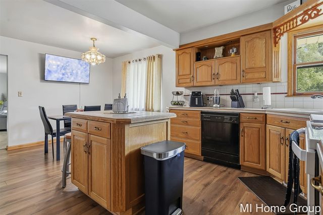 311 W 32nd Street, Holland, MI 49423