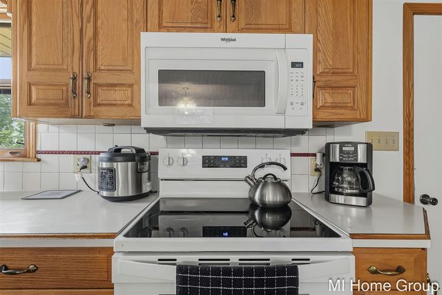 311 W 32nd Street, Holland, MI 49423