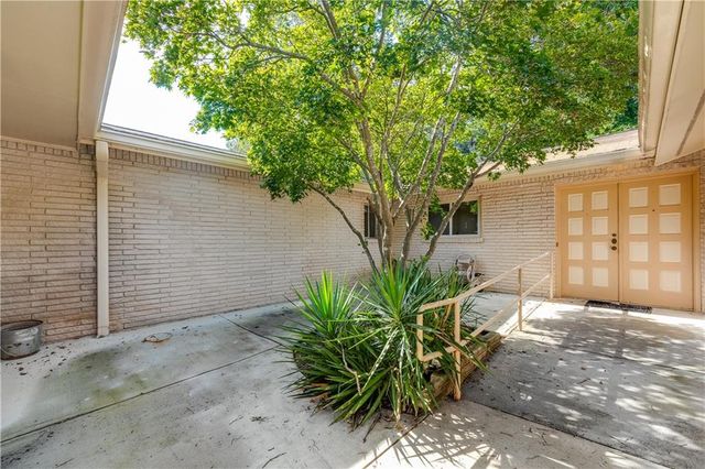 3914 Sable Drive, Stone Mountain, GA 30083