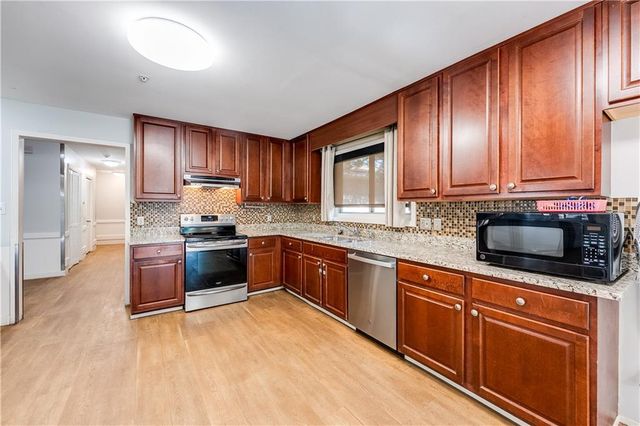 3914 Sable Drive, Stone Mountain, GA 30083
