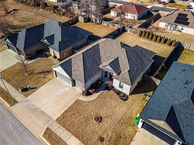 820 Bob Glen Circle, Centerton, AR 72719