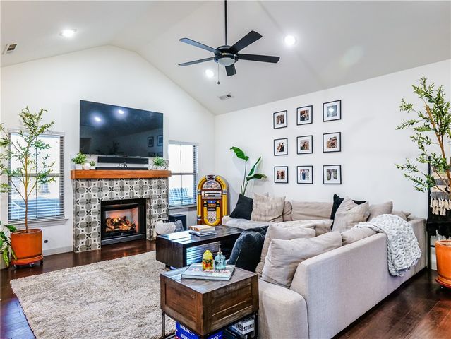 820 Bob Glen Circle, Centerton, AR 72719