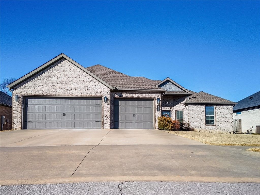 820 Bob Glen Circle, Centerton, AR 72719