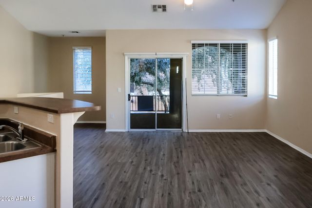 2450 W GLENROSA Avenue 27, Phoenix, AZ 85015