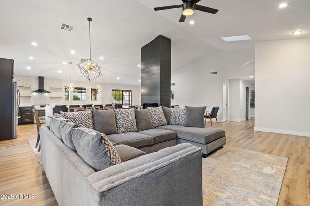 5426 E Sandra Ter Terrace, Scottsdale, AZ 85254